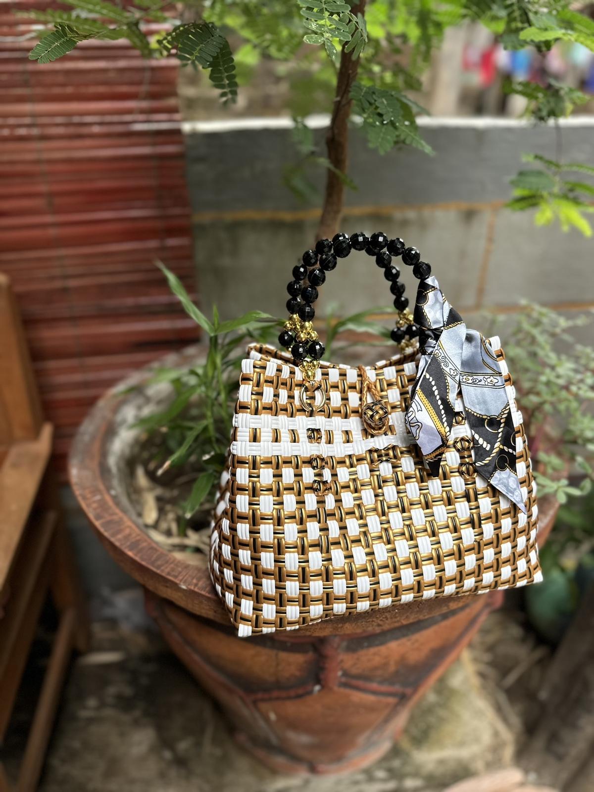 Product detail media - 1